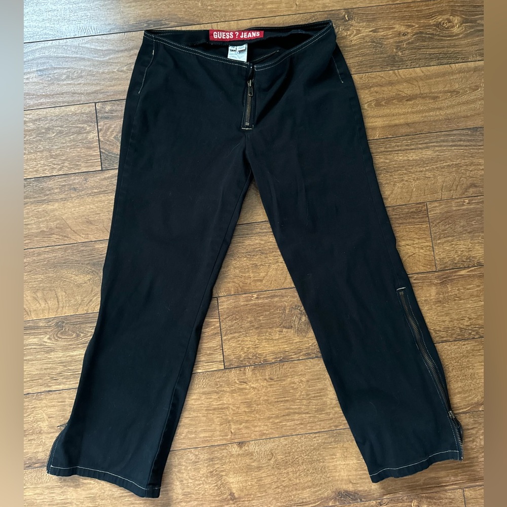 GUESS low-waisted cotton pants with zipper details